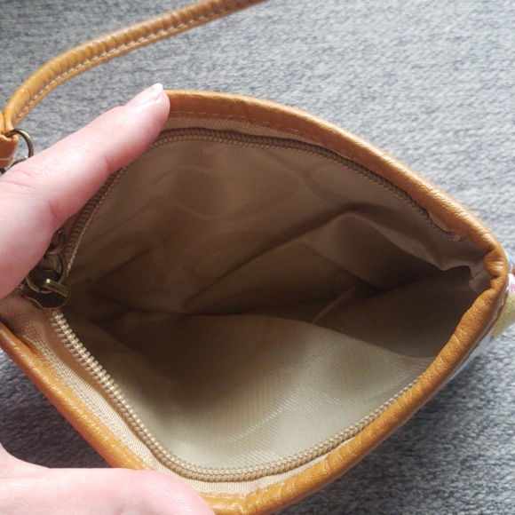 Coach wristlet - Picture 3 of 3